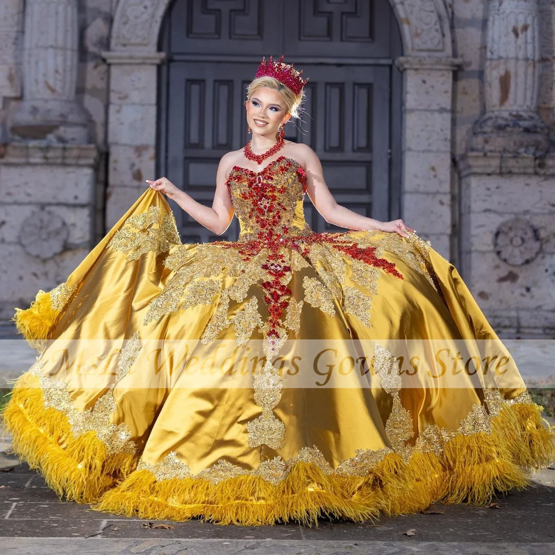 Luxury Gold Quinceanera Dress 2024 Feahers Beads Appliques Birthday Prom Gowns Strapless Princess Ball Gowns Vestidos De 15 Años 
Luxury Gold Quinceanera Dress 2024 Feahers Beads Appliques Birthday Prom Gowns Strapless Princess Ball Gowns Vestidos De 15 Años