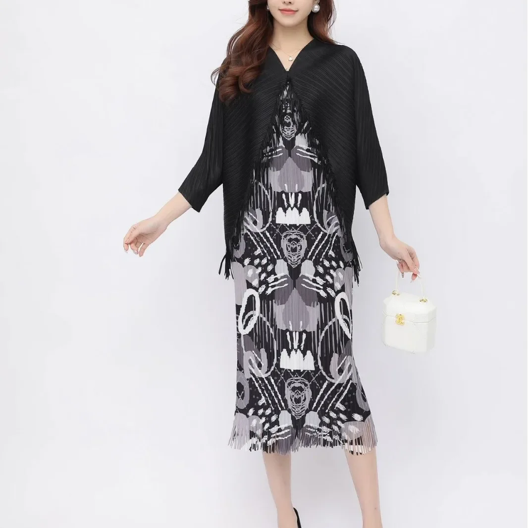 Miyake Pleated Dress Women's Spring and Autumn High-end 2024 New Temperament Fashion Print Contrast Tassel Bat V-shaped Skirt
Miyake Pleated Dress Women's Spring and Autumn High-end 2024 New Temperament Fashion Print Contrast Tassel Bat V-shaped Skirt