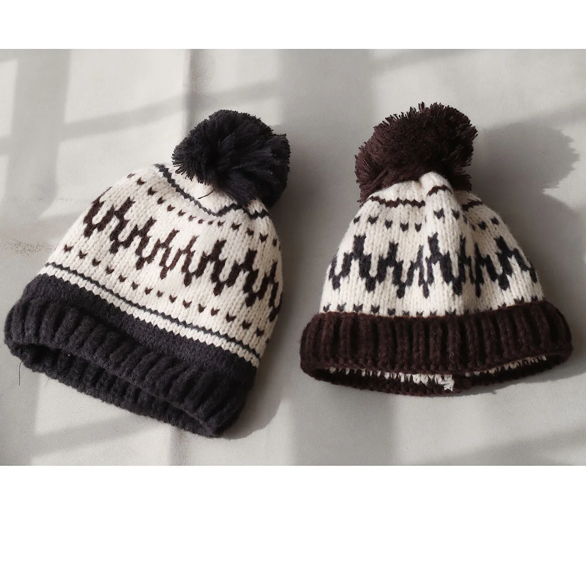 winter hat Vintage Knitted Hat Christmas Thread Hat Big caps Knitted hat skiing cap Big hat wool ball warm hat Thick gentle hat
winter hat Vintage Knitted Hat Christmas Thread Hat Big caps Knitted hat skiing cap Big hat wool ball warm hat Thick gentle hat