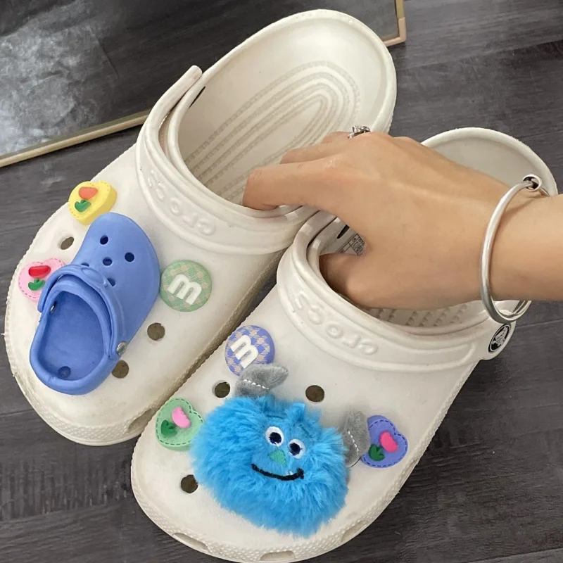 Luxury Quality Shoes Charms for Croc Cute Plush Cartoon Monster Croc Accessories All-match Clogs Shoe Buckle Fashion Hot Sale
Luxury Quality Shoes Charms for Croc Cute Plush Cartoon Monster Croc Accessories All-match Clogs Shoe Buckle Fashion Hot Sale