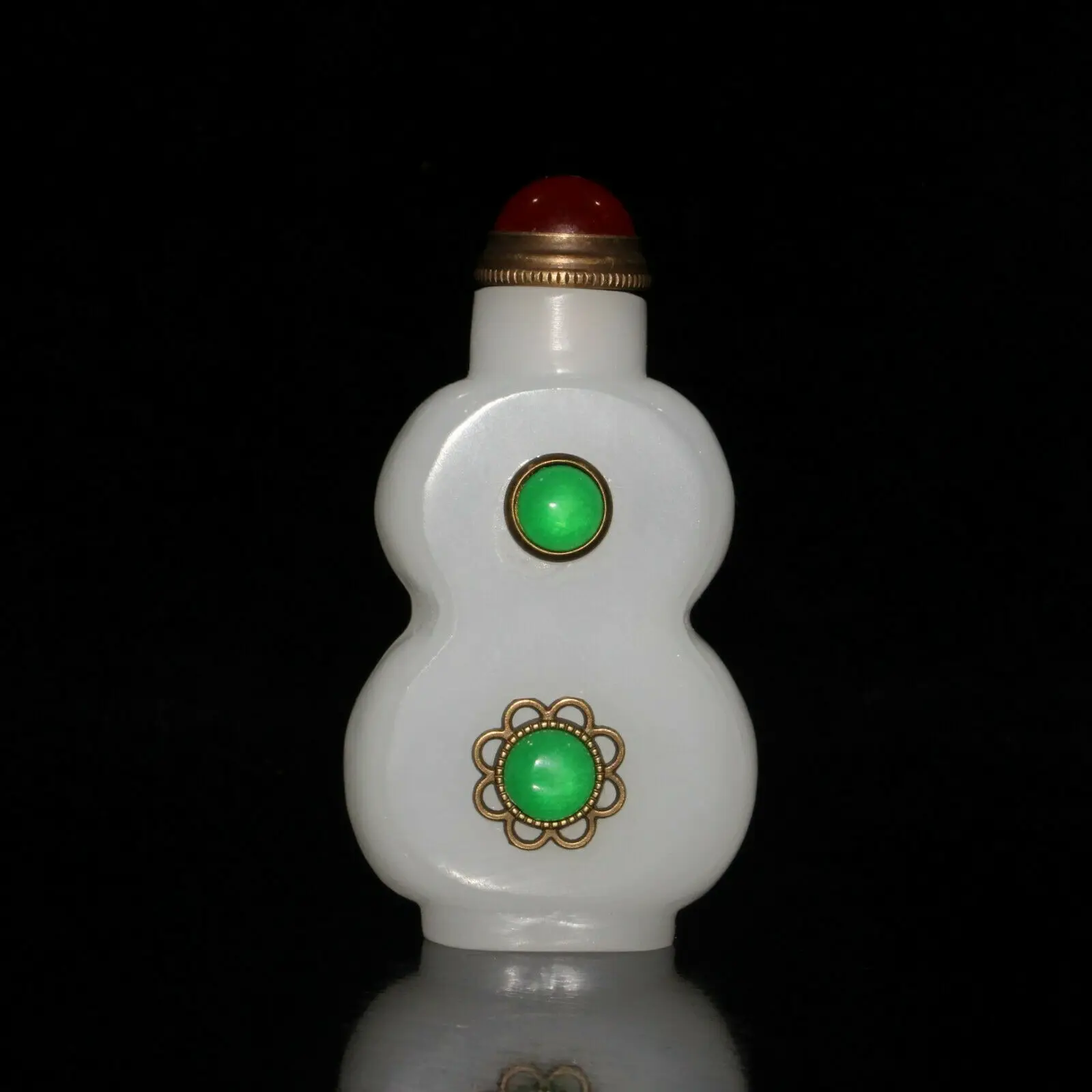 Chinese Glass Snuff Bottle inlaid with green jade gourd shaped Snuff Bottle glass bottles glass jars and lids
Chinese Glass Snuff Bottle inlaid with green jade gourd shaped Snuff Bottle glass bottles glass jars and lids
