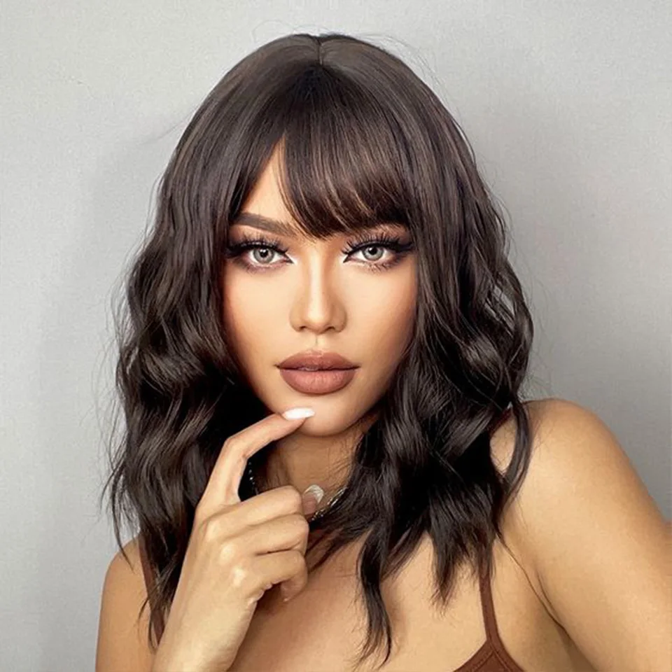 

Short Wavy Bob Synthetic Wigs Brown to Blonde Ombre Hair Wigs for Women with Bangs Cosplay Lolita Natural Wig Heat Resistant