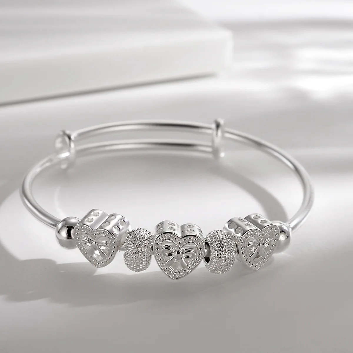Fine wholesale 925 Sterling silver for woman Heart Bangles lady bracelets wedding party jewelry Holiday designer charms
Fine wholesale 925 Sterling silver for woman Heart Bangles lady bracelets wedding party jewelry Holiday designer charms