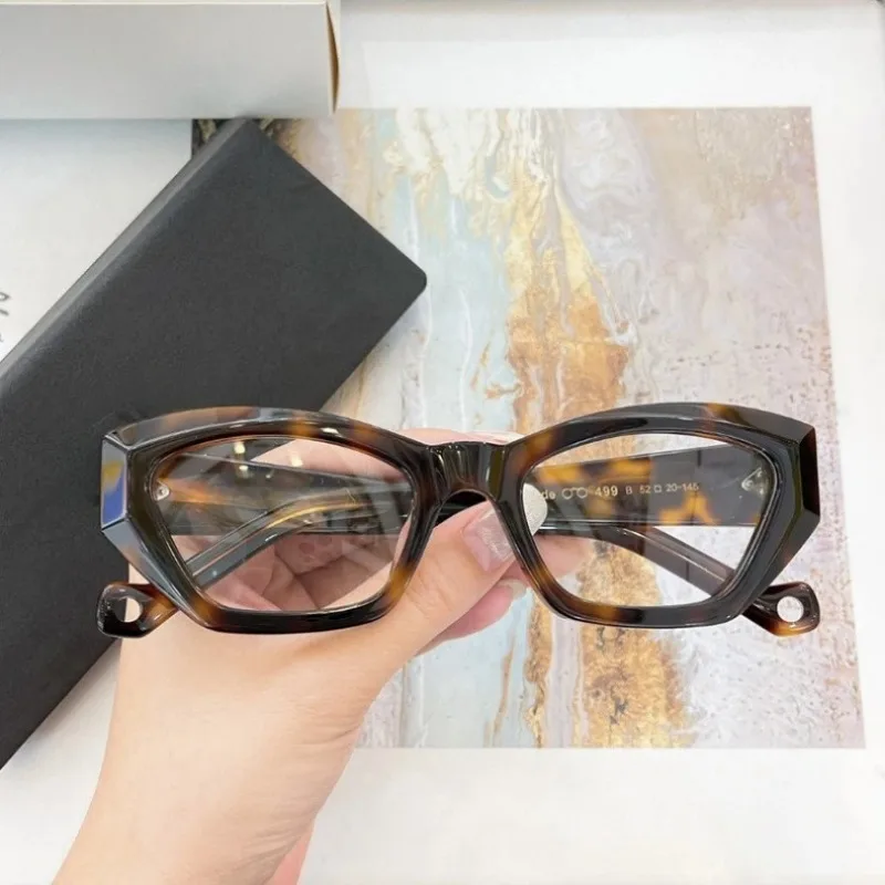 Retro Thick Frame Large Square Glass Frame Plate Eyeglasses Men's Women's Optical Fashion Myopia Frame Prescription Eyeglasse
Retro Thick Frame Large Square Glass Frame Plate Eyeglasses Men's Women's Optical Fashion Myopia Frame Prescription Eyeglasse