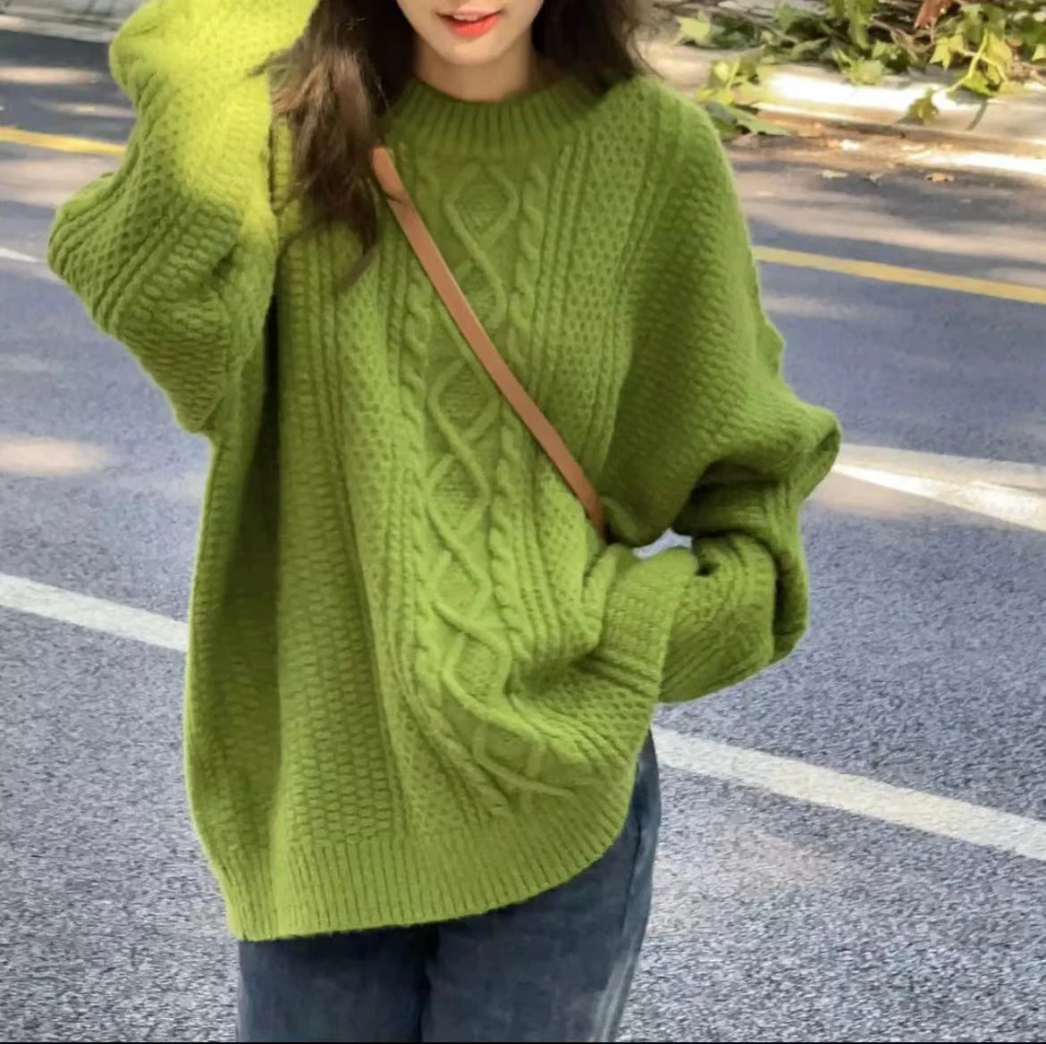 

Green sweater women 2023 autumn and winter new Korean style lazy style retro senior sense sweet Fried Dough Twists knitting top