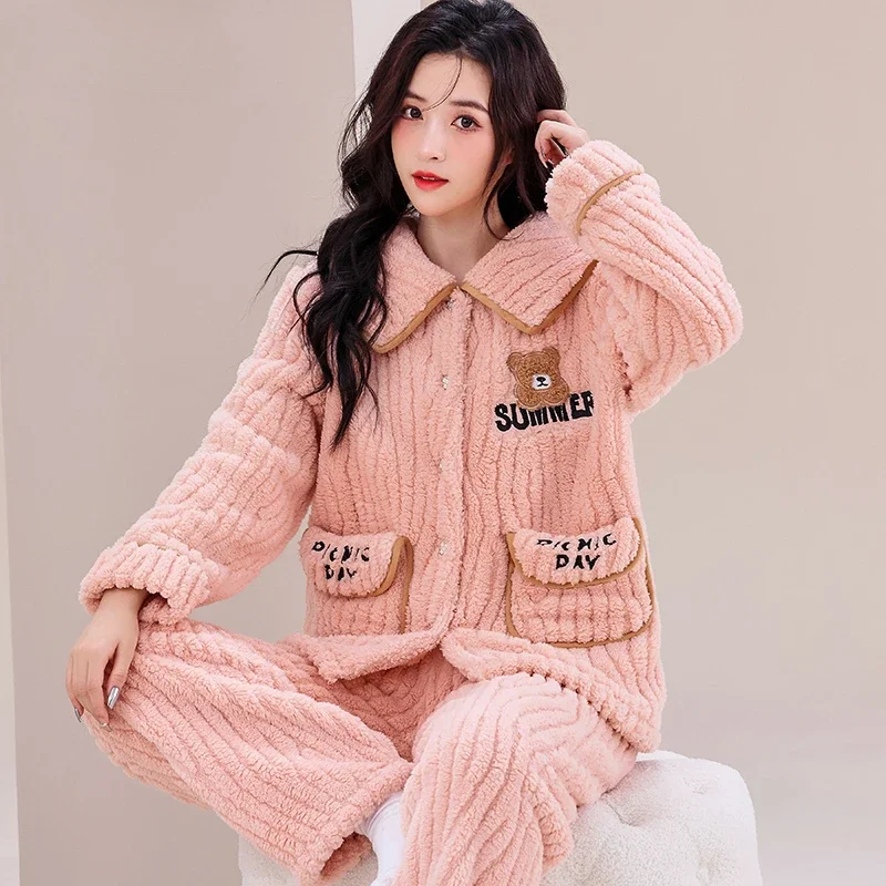 Winter Thick Warm Flannel Pajamas for Women Turn-down Collar Long-sleeve Trousers Two-piece Set Loose Comfortable Sleepwear Suit
Winter Thick Warm Flannel Pajamas for Women Turn-down Collar Long-sleeve Trousers Two-piece Set Loose Comfortable Sleepwear Suit