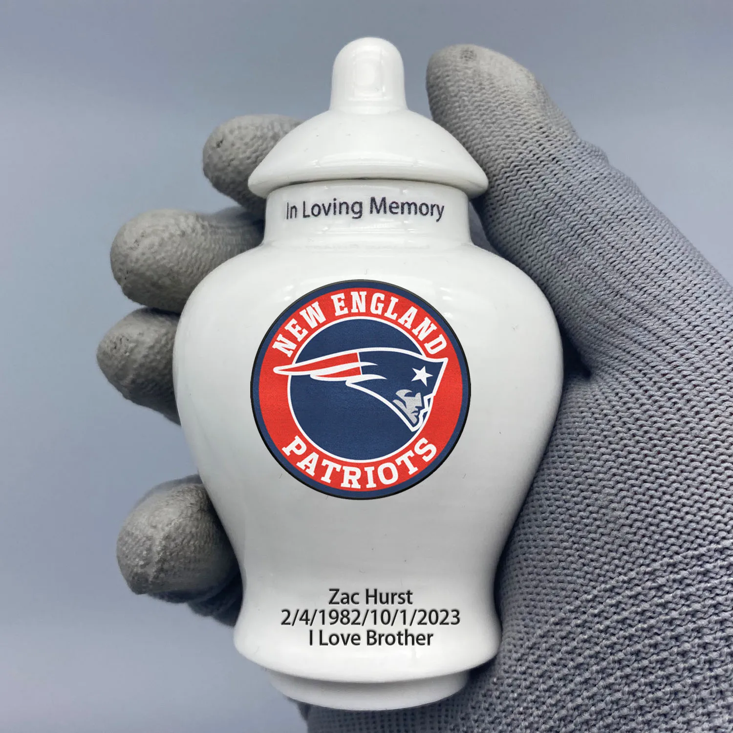 

Mini Urn for New England Patriots-themed Logo Custom Urn.Send me the name/date you want to appear on the urn by Remarks Message.