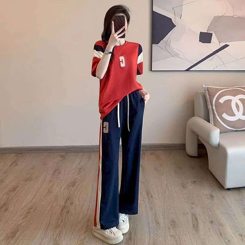 Sporty Women's Tracksuits Pants Sets Cotton Short SleeveT-shirt Korean Style Casual SweatPants Two Piece Set Women Top and Pants
Sporty Women's Tracksuits Pants Sets Cotton Short SleeveT-shirt Korean Style Casual SweatPants Two Piece Set Women Top and Pants