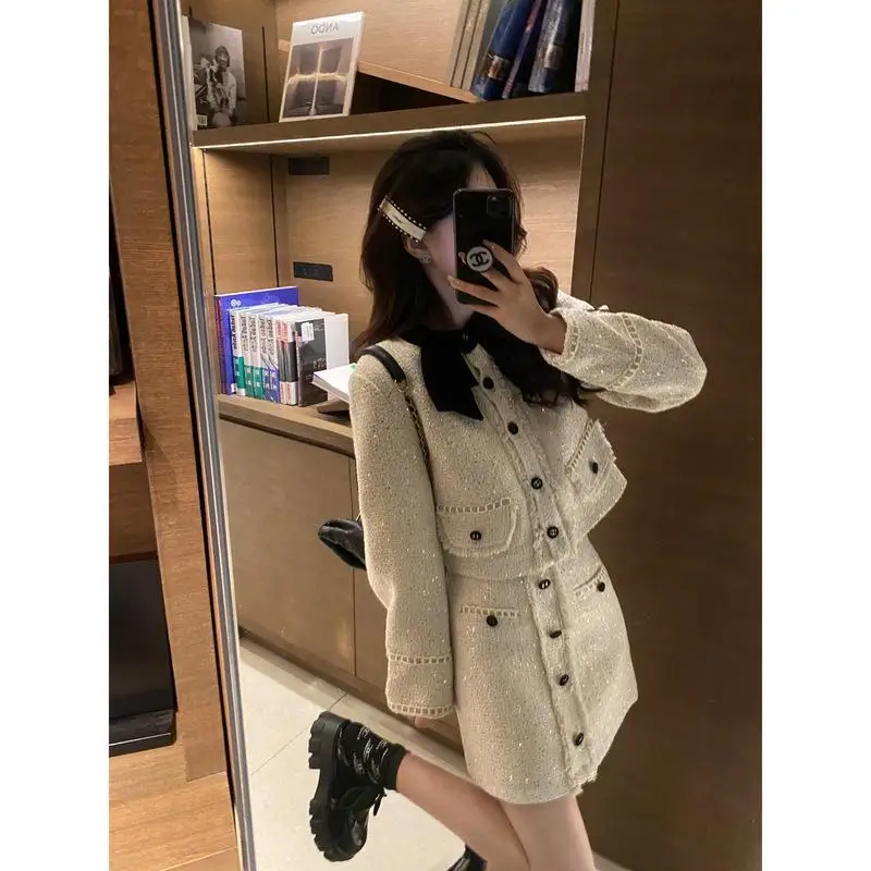 High-end Elegant Women's Suit Jacket Skirt New Spring and Autumn Casual Loose Slimming Lady Coat Top A-line Skirt Two-piece Set
High-end Elegant Women's Suit Jacket Skirt New Spring and Autumn Casual Loose Slimming Lady Coat Top A-line Skirt Two-piece Set