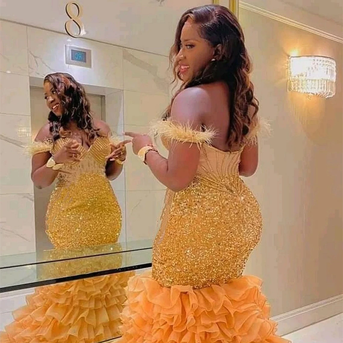 

Glitter Gold Sequined Prom Dresses Feathers Off Shoulder Beading Sweetheart Neck Tiered African Black Girls Luxury Evening Gowns