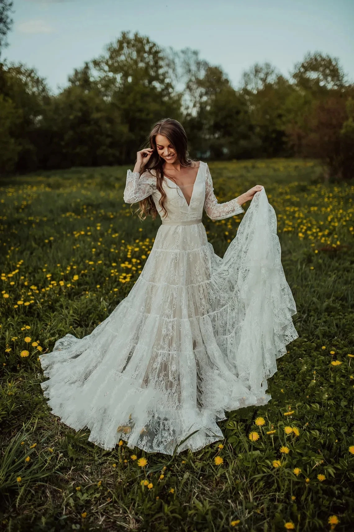 BOHO Wedding Dresses V-Neck Backless A-Line Sexy Bridal Gowns Lace Appliques Robes Vintage Vestidos De Novia Exquisite
BOHO Wedding Dresses V-Neck Backless A-Line Sexy Bridal Gowns Lace Appliques Robes Vintage Vestidos De Novia Exquisite