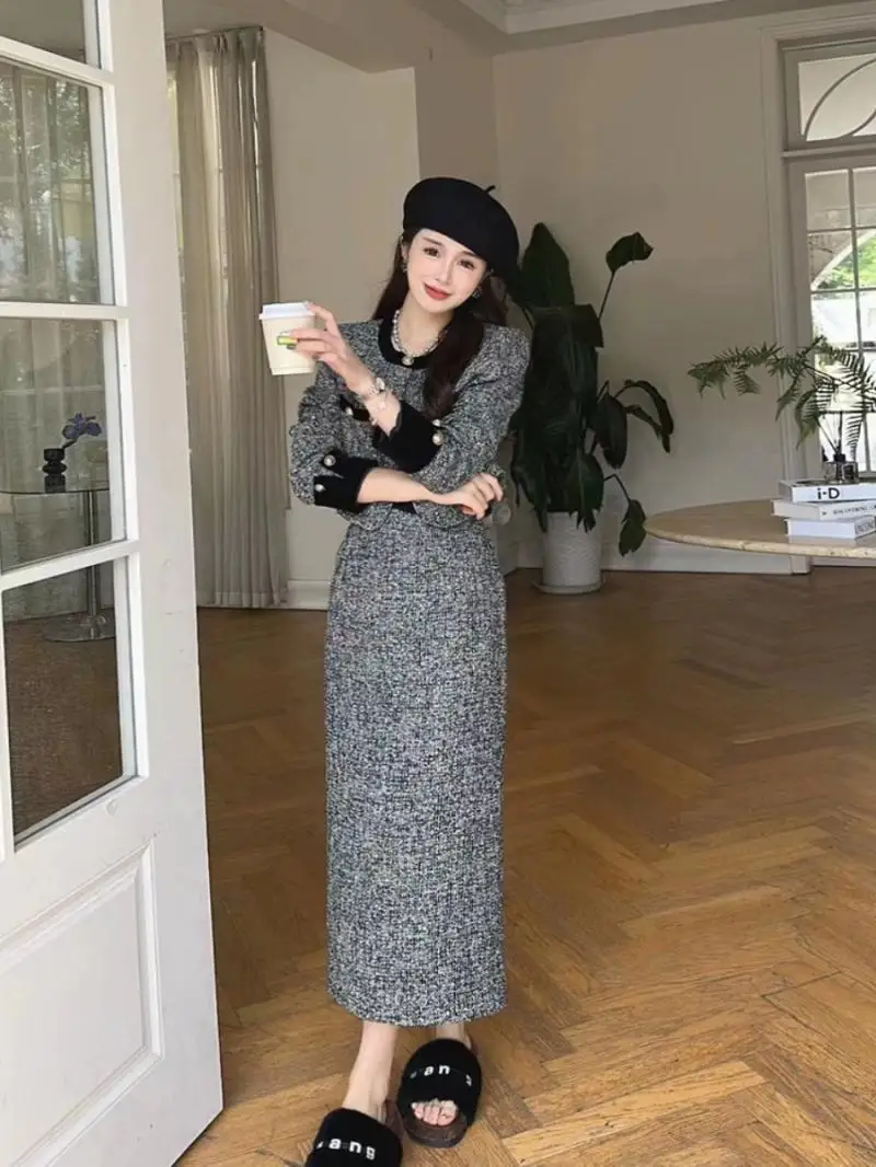 UNXX French Tweed Short Coat Suit Set Women 2023 Autumn New Tweed Jacket and High Waist Skirt Two Piece Outfit Hot Sale Suit Set
UNXX French Tweed Short Coat Suit Set Women 2023 Autumn New Tweed Jacket and High Waist Skirt Two Piece Outfit Hot Sale Suit Set
