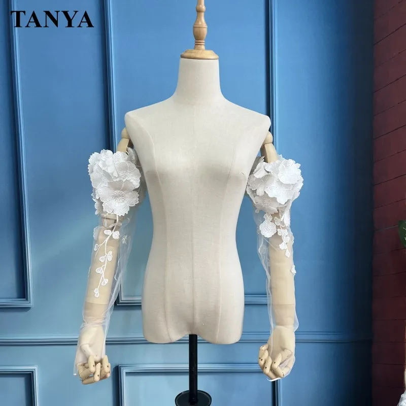 3D Lace Flower Long Tulle Detachable Wedding Sleeves With Finger Buckle Romantic Real Photo Tanya Bride Gloves Accessories
3D Lace Flower Long Tulle Detachable Wedding Sleeves With Finger Buckle Romantic Real Photo Tanya Bride Gloves Accessories