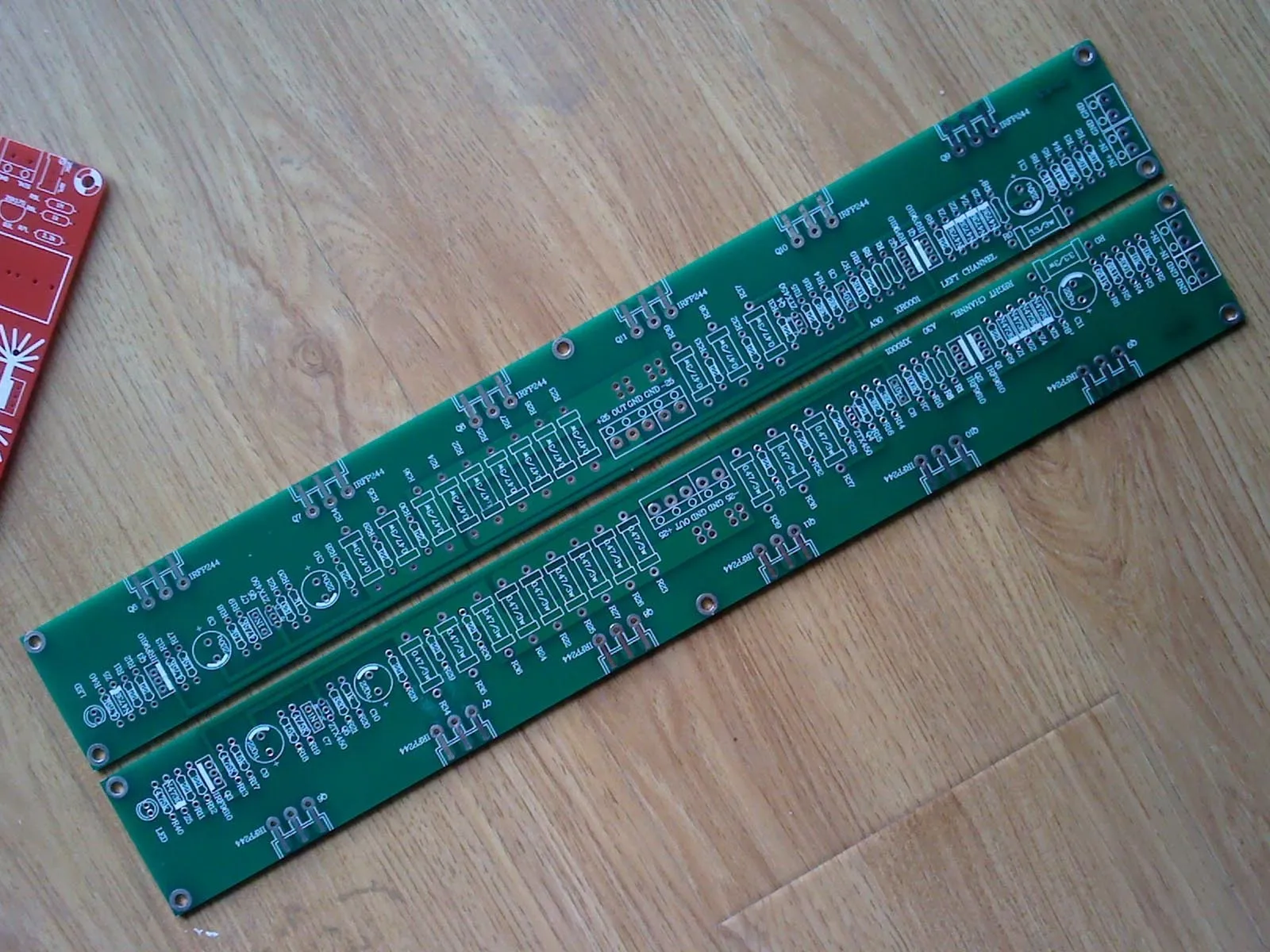 1 Pair XPA30 uses PASS A30 AMP circuit power amplifier board empty board, mirror design a set of two-board drill
1 Pair XPA30 uses PASS A30 AMP circuit power amplifier board empty board, mirror design a set of two-board drill