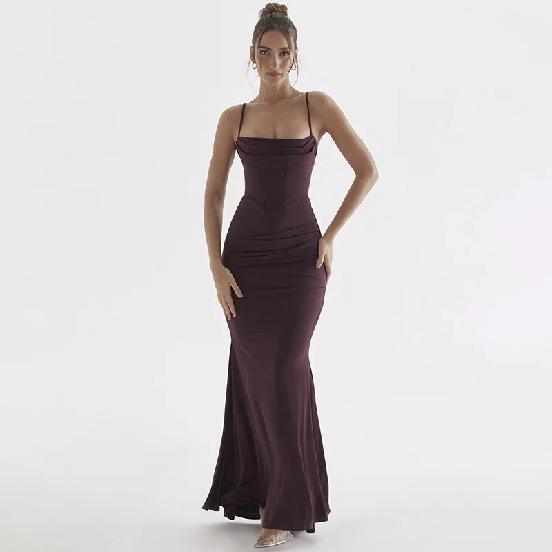 2023 New Women Dresses One-word Collar Temperament Simple Solid Color Suspender Dress Sexy Tight-fitting Backless Coffee Dress
2023 New Women Dresses One-word Collar Temperament Simple Solid Color Suspender Dress Sexy Tight-fitting Backless Coffee Dress