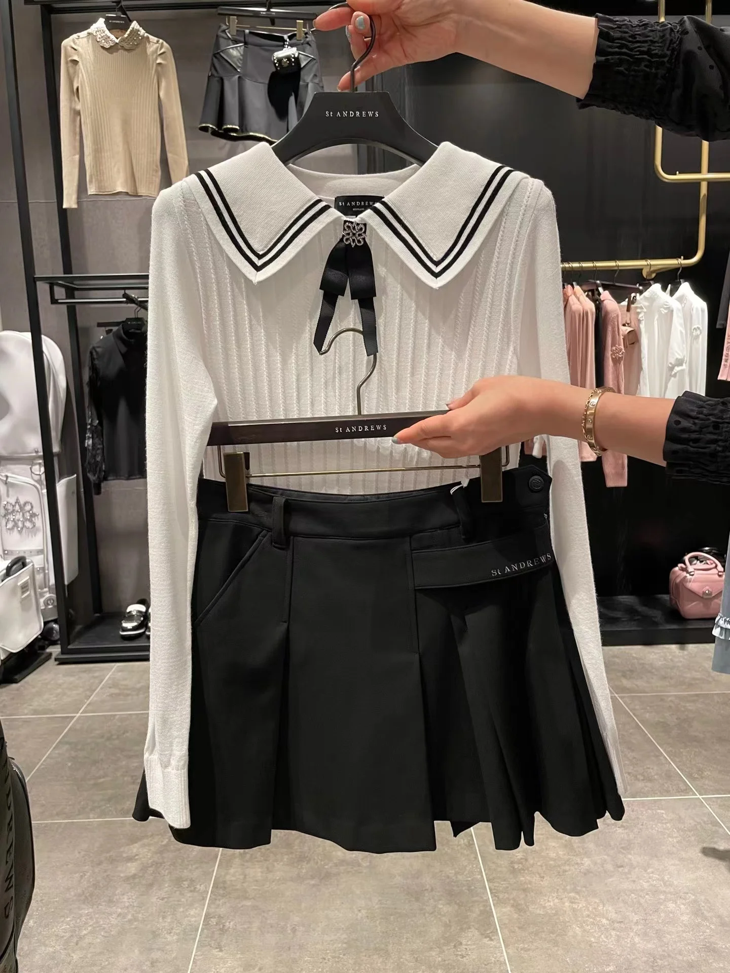 New spring golf big pleated skirt for women stretch sports tennis golf skirt with short pants golf bottom elegant fashion skirt
New spring golf big pleated skirt for women stretch sports tennis golf skirt with short pants golf bottom elegant fashion skirt