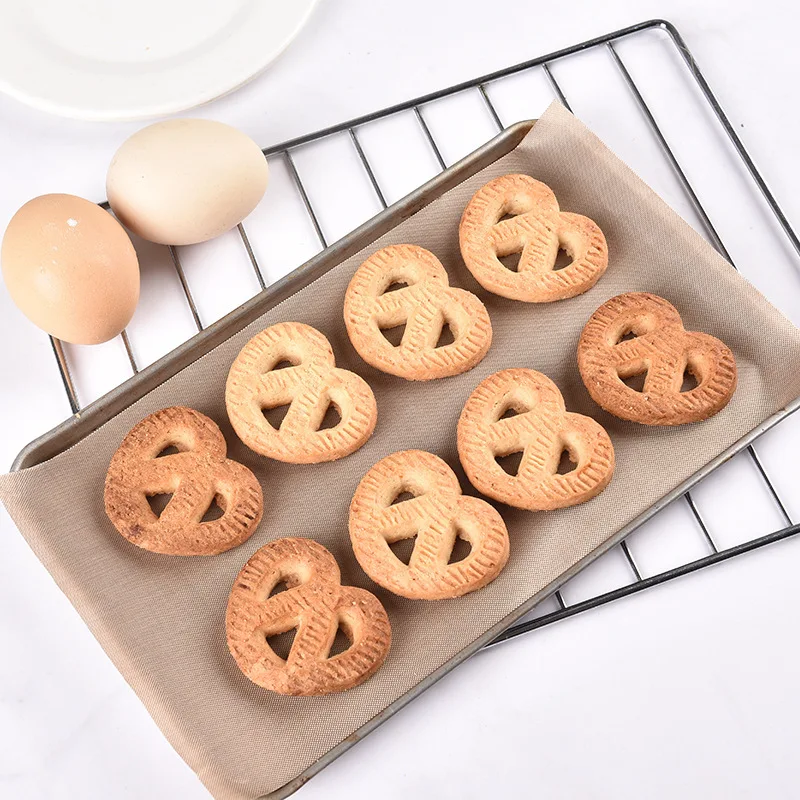3 Pcs Reusable Resistant Baking Sheets Oil-proof Paper Cloth Oven Pad Non-stick Baking Mat Kitchen and Heat Transfer Tool
3 Pcs Reusable Resistant Baking Sheets Oil-proof Paper Cloth Oven Pad Non-stick Baking Mat Kitchen and Heat Transfer Tool