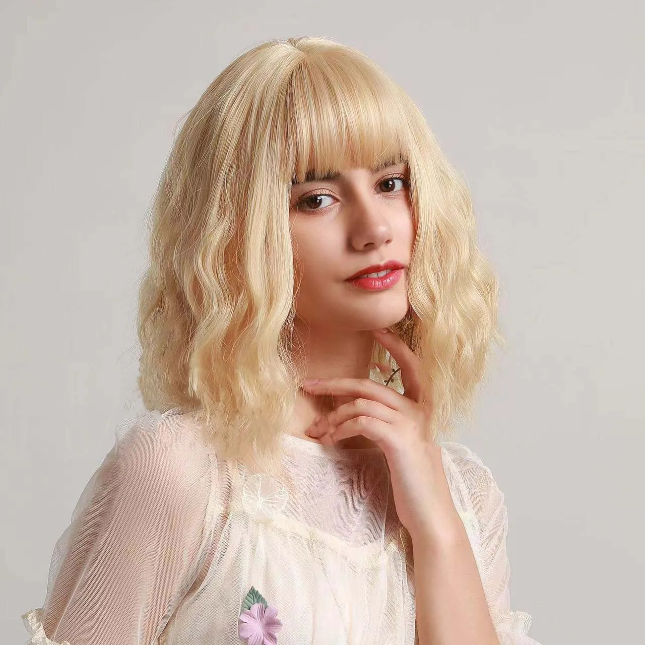 

Women's Blonde Wigs Short Hairstyle 14 Inches Bob Natural Synthetic Bangs Wavy Wigs Fluffy Black Hair Wig Glue-free Cosplay Hair