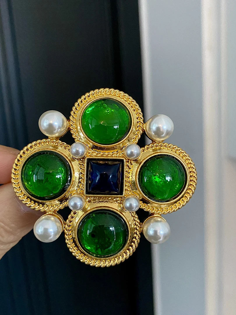 Fashion New Pearly Zircon Women's Brooch Pin Luxury Vintage Jewelry Accessory Party Gifts
Fashion New Pearly Zircon Women's Brooch Pin Luxury Vintage Jewelry Accessory Party Gifts
