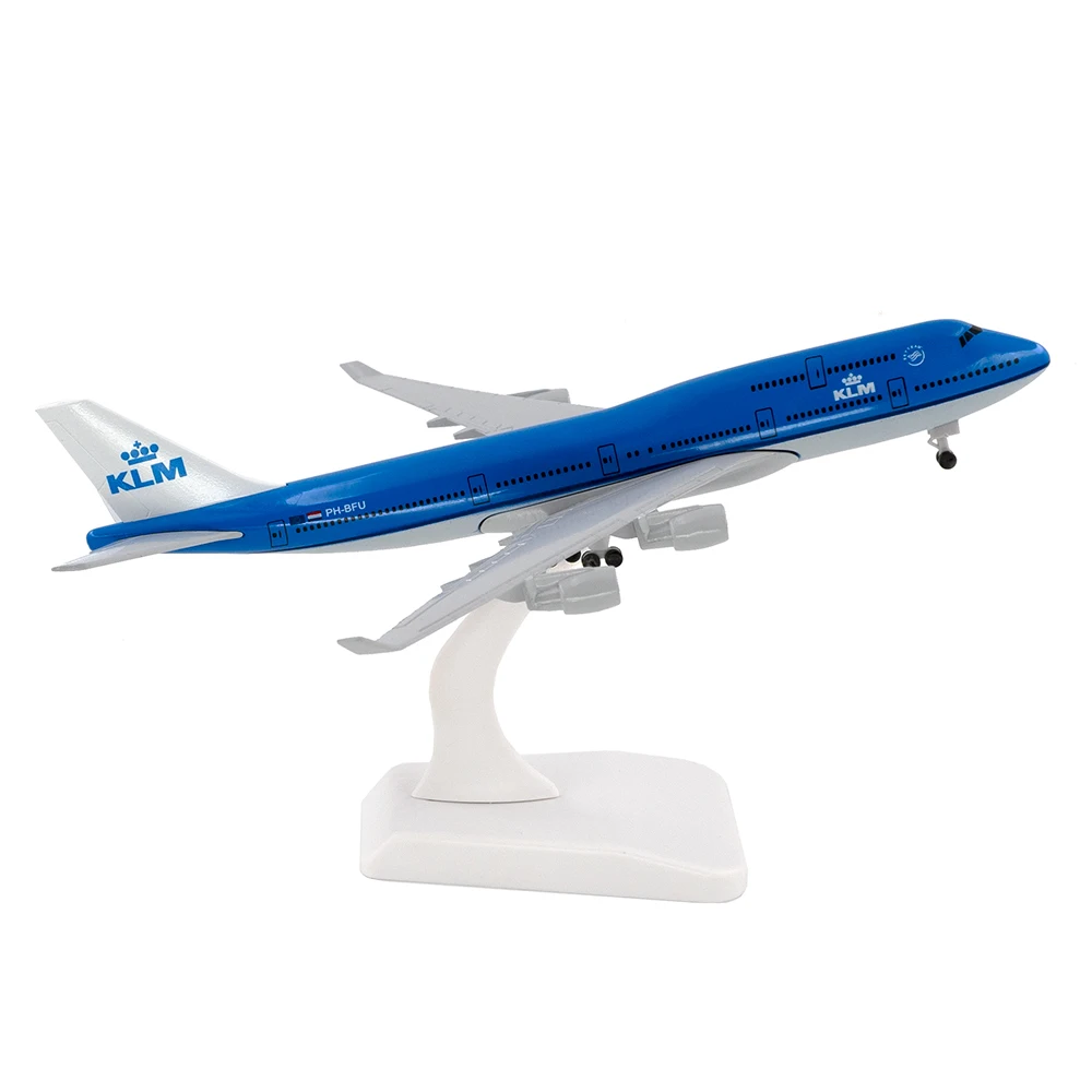 Летательный аппарат KLM Royal Holland Airlines, Боинг 747 с посадочным шасси B747, модель самолета из сплава, игрушка для детей, подарок для коллекции, 20 см
Летательный аппарат KLM Royal Holland Airlines, Боинг 747 с посадочным шасси B747, модель самолета из сплава, игрушка для детей, подарок для коллекции, 20 см