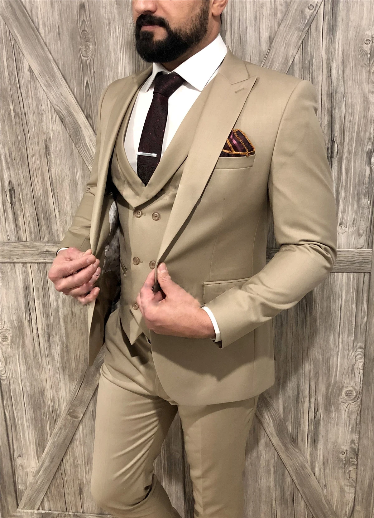 Formal Beige Slim Fit Mens Suit Wedding Tuxedos For Groom 3 Pieces Set Business Male Blazers Peak Lapel Casual Terno Masculino
Formal Beige Slim Fit Mens Suit Wedding Tuxedos For Groom 3 Pieces Set Business Male Blazers Peak Lapel Casual Terno Masculino