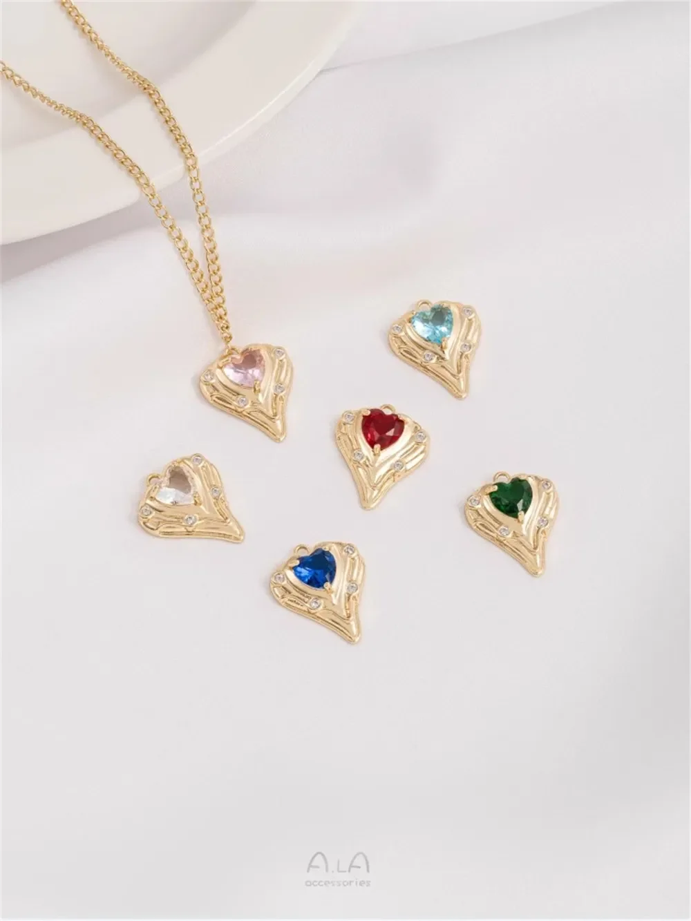 

14K Gold Inlaid Zirconium Peach Heart Pendant DIY Bracelet Necklace Earrings Pendant Jewelry Love Charms Pendant K540