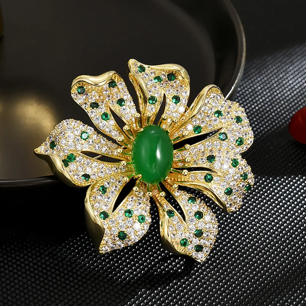 Luxury Brooch for Women fashion Copper Flower Brooches Green Agate stone Zircon Inlaid Pin High Quality Jewelry Accessories Gift
Luxury Brooch for Women fashion Copper Flower Brooches Green Agate stone Zircon Inlaid Pin High Quality Jewelry Accessories Gift