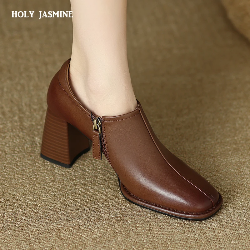 2023 New Fashion Comfortable Genuine Leather Women's Ankle Shoes Elegant Square Toe Thick Heels Pumps Party Casual Shoes Woman
2023 New Fashion Comfortable Genuine Leather Women's Ankle Shoes Elegant Square Toe Thick Heels Pumps Party Casual Shoes Woman