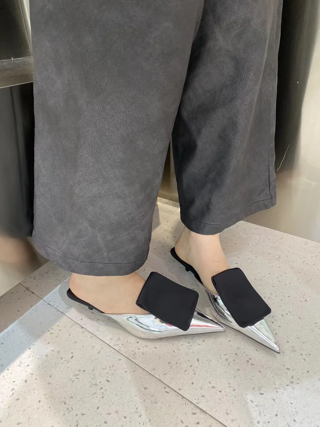Casual Women Slides Slippers 2024 New Arrivals Mixed Color Thin Low Heels Gold Silver Fashion Ladies Party Pumps Soze 35-39
Casual Women Slides Slippers 2024 New Arrivals Mixed Color Thin Low Heels Gold Silver Fashion Ladies Party Pumps Soze 35-39