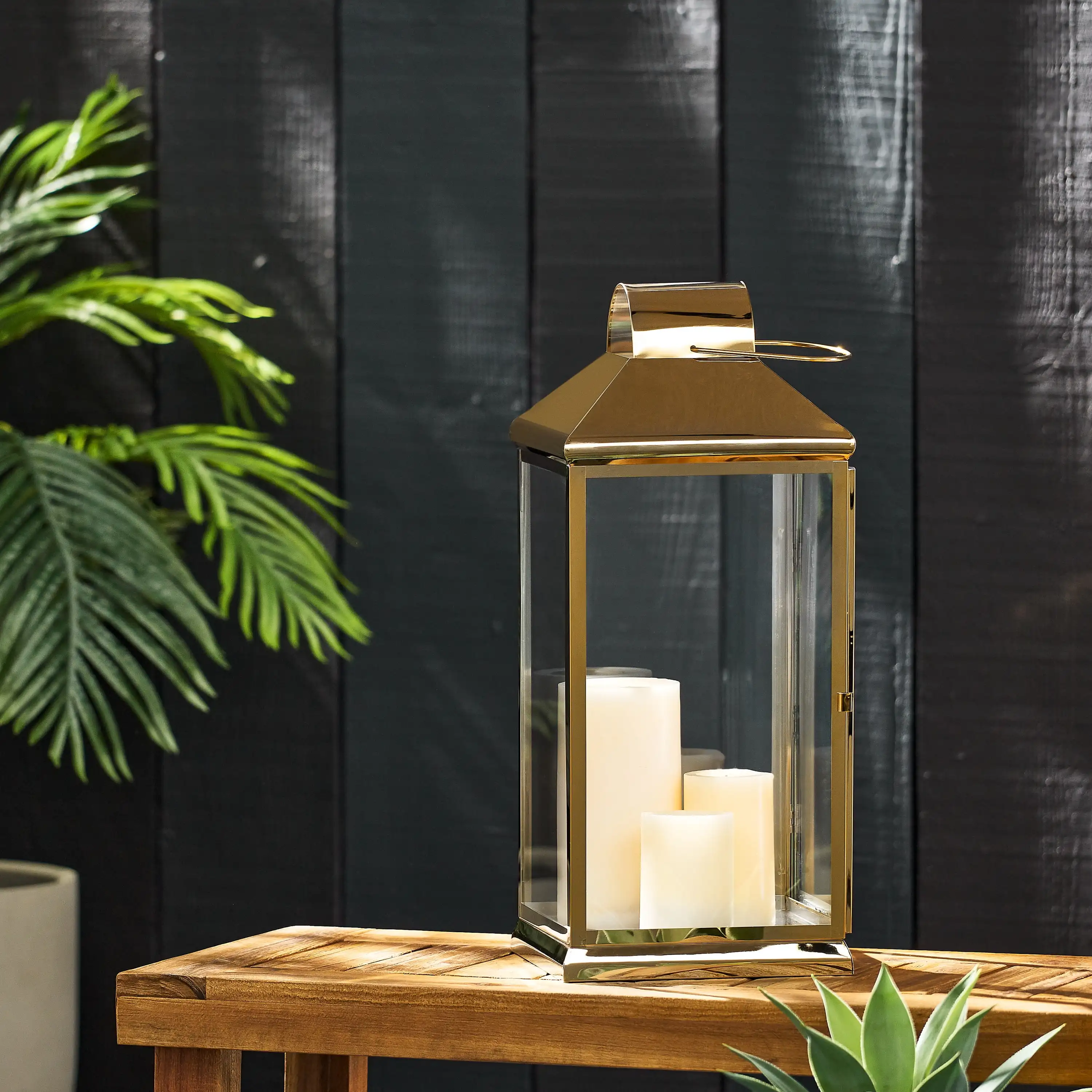 Luxurious Refined Fashionable and Elegant Adding Brightness Stainless Steel 22" Lantern Gold
Luxurious Refined Fashionable and Elegant Adding Brightness Stainless Steel 22" Lantern Gold