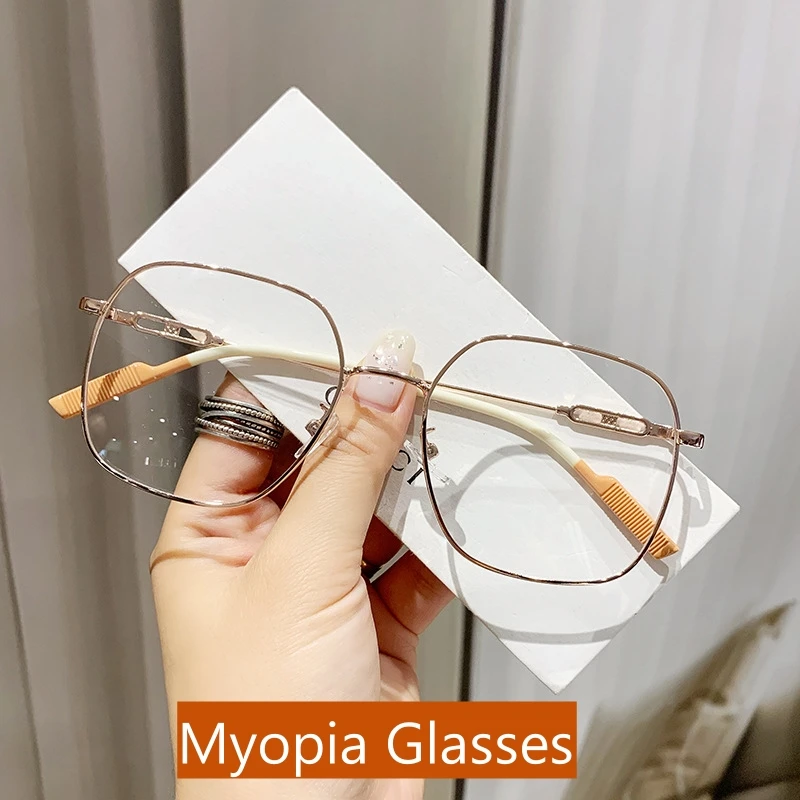 

Ladies Trendy Blue Light Blocking Glasses Fashion Luxury Frame Near Sight Eyeglasses Men Women Square Transparent Eyewear Myopia