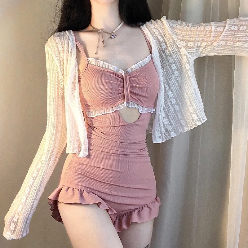 Sweet Girl Two-piece Swimsuit Pink Laurie Student-style One-piece Slimming Holiday Swimsuit Long-sleeved Sunscreen Beach Skirt
Sweet Girl Two-piece Swimsuit Pink Laurie Student-style One-piece Slimming Holiday Swimsuit Long-sleeved Sunscreen Beach Skirt