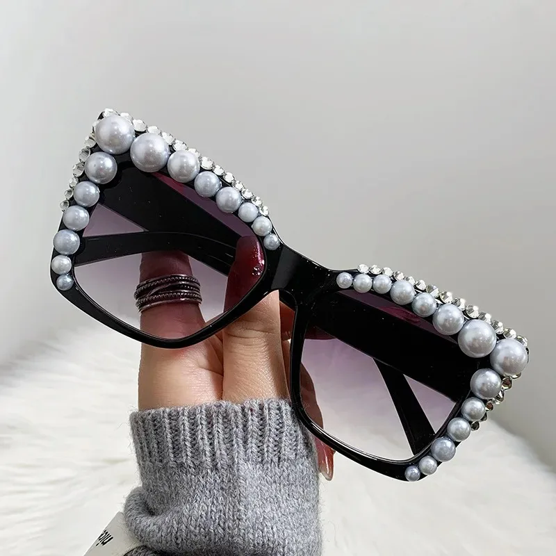 2023 Luxury Brand Sunglasses Pearl Decoration Women Fashion Vintage Square Sun Glasses Uv400 Eyeglasses Gafas De Sol Mujer
2023 Luxury Brand Sunglasses Pearl Decoration Women Fashion Vintage Square Sun Glasses Uv400 Eyeglasses Gafas De Sol Mujer