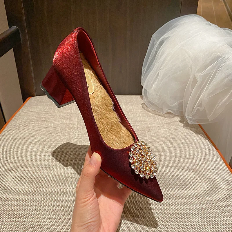 Pointed Toe Red Microfiber Pumps Square Chunky Heels Crystal Rhinestone Buckle Retro High Grade Villus Lining Party Shoes
Pointed Toe Red Microfiber Pumps Square Chunky Heels Crystal Rhinestone Buckle Retro High Grade Villus Lining Party Shoes