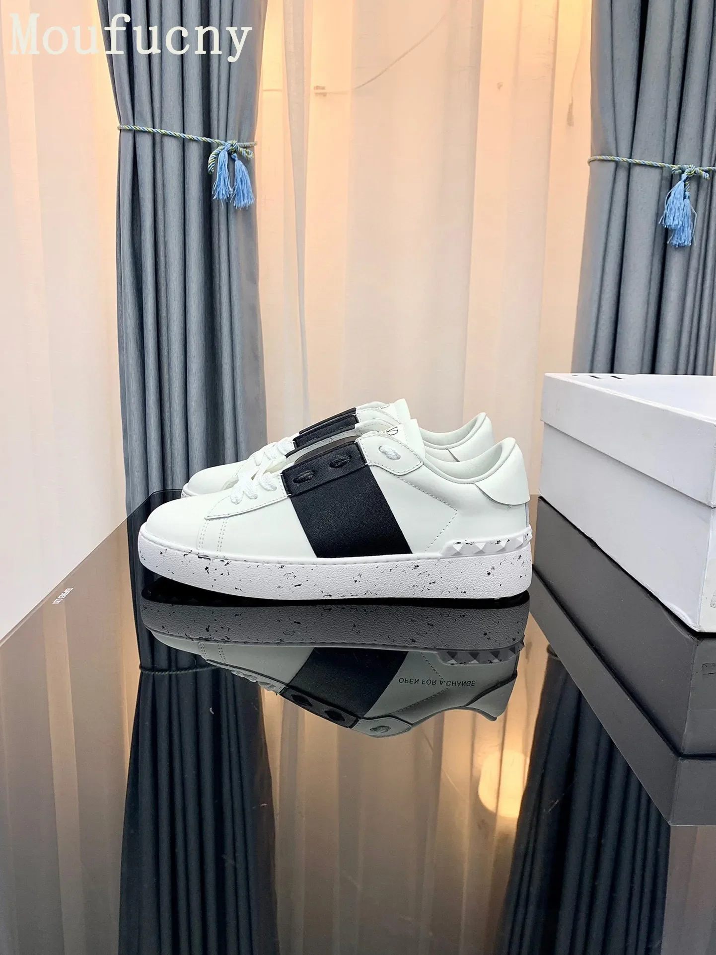 Moufucny casual sports shoes for men and women 2023 new luxury brand comfortable and breathable outdoor running shoes 35-44
Moufucny casual sports shoes for men and women 2023 new luxury brand comfortable and breathable outdoor running shoes 35-44