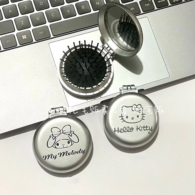 Kawaii Sanrioed Dressing Mirror Anime Kuromi My Melody Cinnamoroll Pochacco Portable Folding Flap Air Bag Comb Massage Comb Gift
Kawaii Sanrioed Dressing Mirror Anime Kuromi My Melody Cinnamoroll Pochacco Portable Folding Flap Air Bag Comb Massage Comb Gift