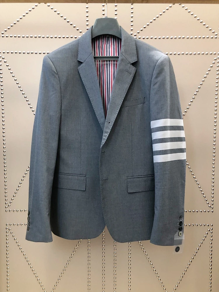 Мужская куртка с двумя пуговицами, стрейчевая облегающая деловая классическая белая модная костюмная куртка с 4 полосками
Мужская куртка с двумя пуговицами, стрейчевая облегающая деловая классическая белая модная костюмная куртка с 4 полосками