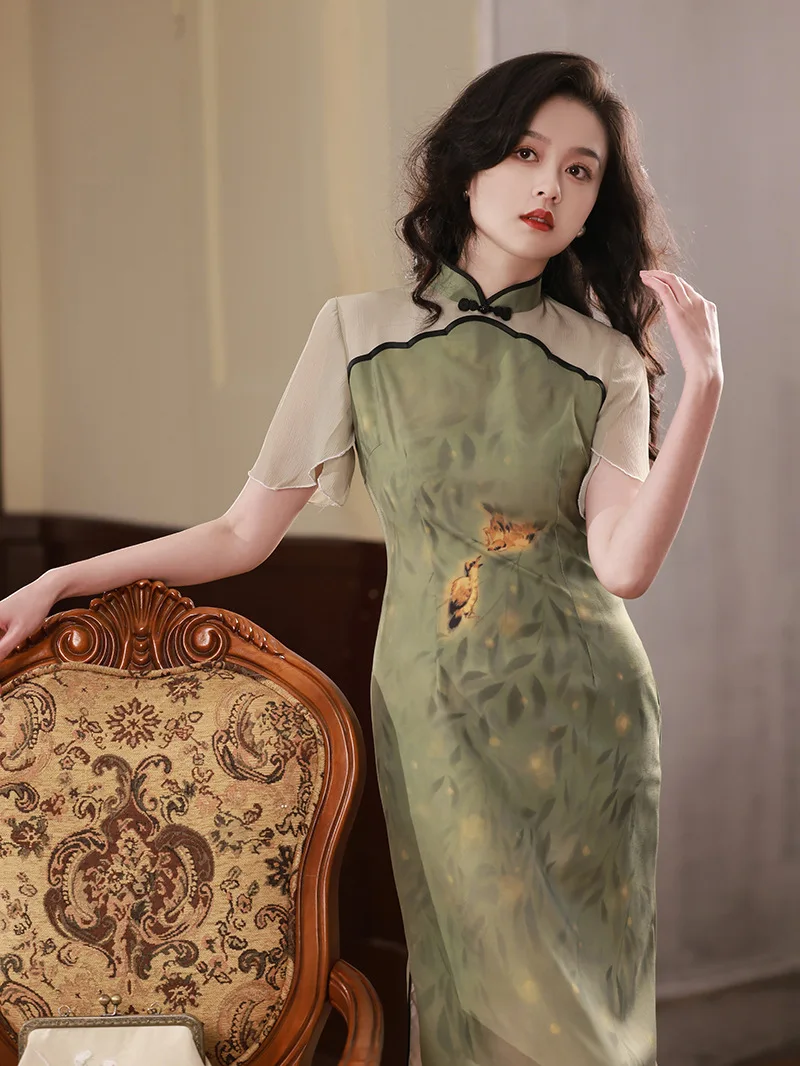 Improved Printing Cheongsam 2023 Spring Retro Dress Disc Buckle Slit Slim Mid-length Girl Chinese Qipao Dress Banquet for Women
Improved Printing Cheongsam 2023 Spring Retro Dress Disc Buckle Slit Slim Mid-length Girl Chinese Qipao Dress Banquet for Women