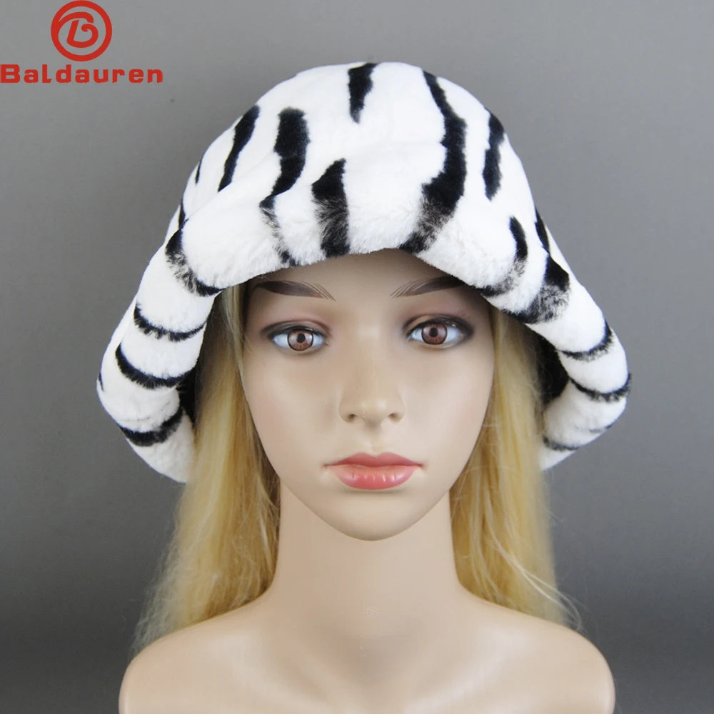 

Winter New Russian Outdoor Fur Black and white Bomber Hats Luxury Women Natural Real Rex Rabbit Fur Hat Beanies Lady Warm Cap