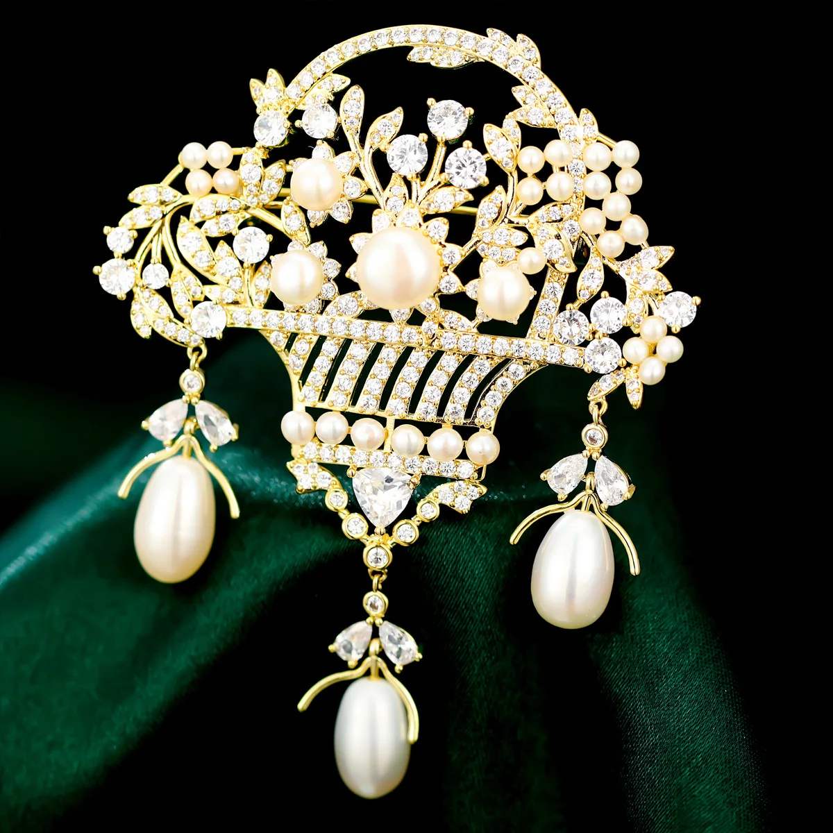 

Luxury Korean Version New Freshwater Pearl Flower Basket Brooch Micro Inlaid Zircon Corsage Coat Pin Women Jewelry Gift TB569