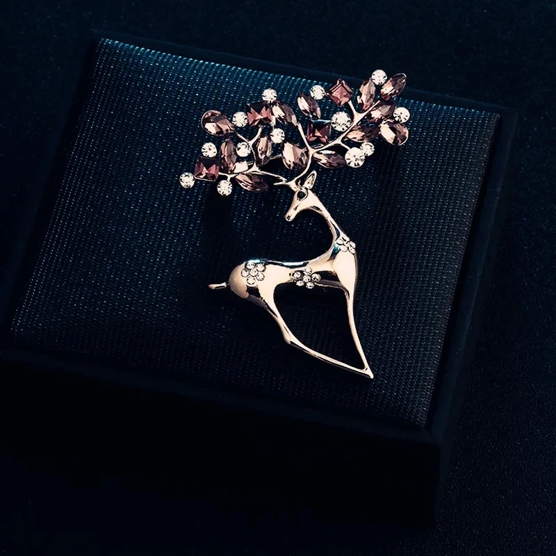 

Trendy Sika Deer Luxury Elk Brooch Cute Japanese Style Women's Elegant Neckline Pin All-Match Corsage Accessories Jewelry Buckle