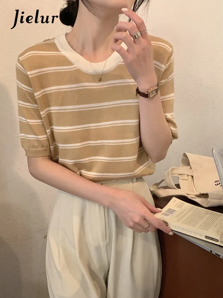 Jielur весенне летняя женская футболка в Корейском стиле с цветными полосками из шерсти с коротким рукавом Свободная футболка с круглым вырезом
Jielur весенне летняя женская футболка в Корейском стиле с цветными полосками из шерсти с коротким рукавом Свободная футболка с круглым вырезом