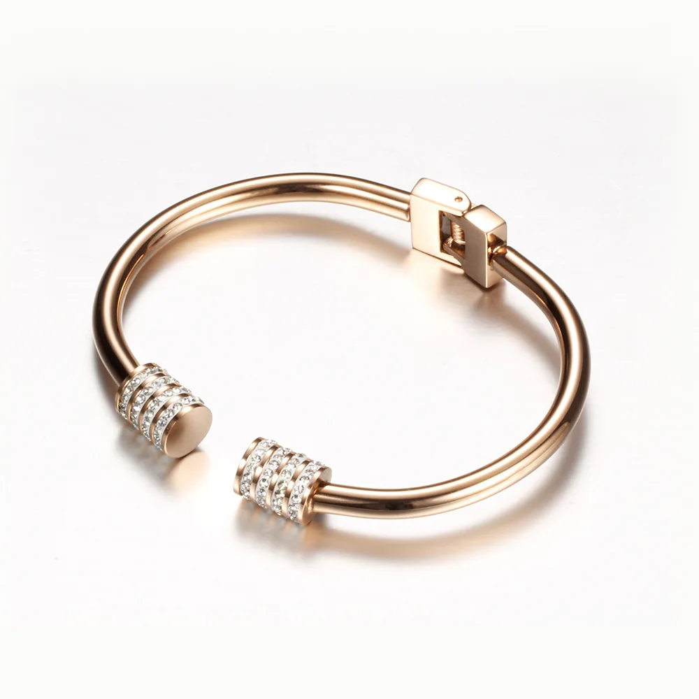 New jewelry fashion high quality fashionable rose gold inlaid diamond women's open titanium steel bracelet jewelry hot spot
New jewelry fashion high quality fashionable rose gold inlaid diamond women's open titanium steel bracelet jewelry hot spot