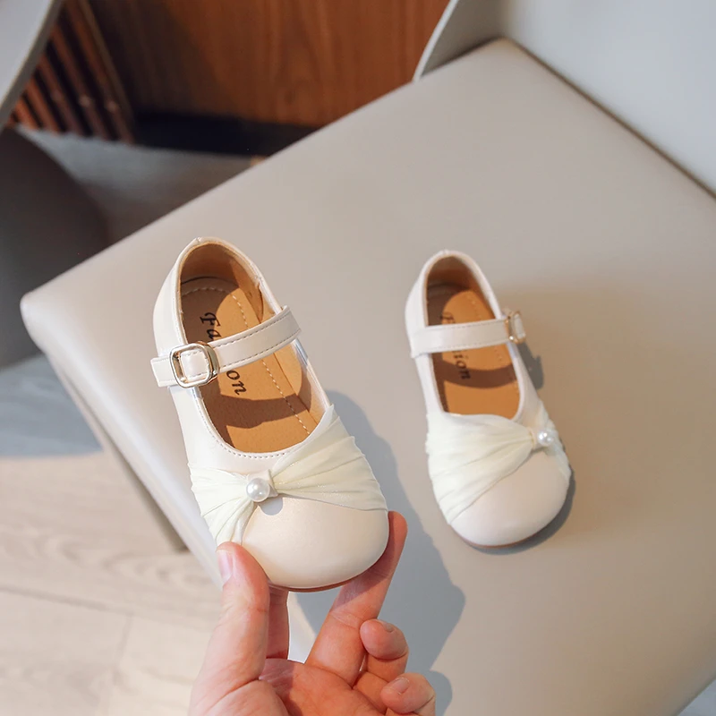 Kids Girls Mary Jane 2023 Spring New Children's Fashion Versatile Casual Ribbon Pearl Flats for Wedding Party Korean Style Chic
Kids Girls Mary Jane 2023 Spring New Children's Fashion Versatile Casual Ribbon Pearl Flats for Wedding Party Korean Style Chic