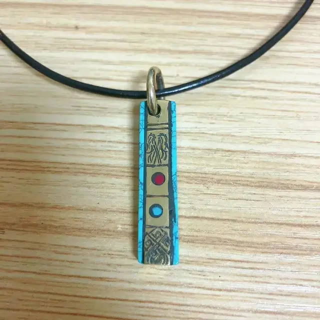 Signe porte-bonheur tibétain en cuivre, pendentif Double face, breloque amulette népalais de 38mm de Long, PN177 1