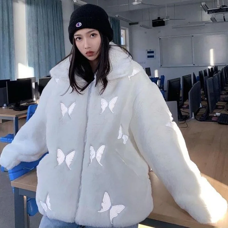 2022 Winter Plush Reflective Butterfly Pattern Thick Warm Coat Women Turn Down Collar Long Sleeve Loose Ins Style Jacket Coat
2022 Winter Plush Reflective Butterfly Pattern Thick Warm Coat Women Turn Down Collar Long Sleeve Loose Ins Style Jacket Coat