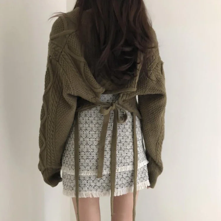 Holifeni Autumn New V-neck Slim Fit Sweaters Mujer Harajuku E-Girl Back Lace Up Knitted Pullover Y2k Grunge Long Sleeve Tops
Holifeni Autumn New V-neck Slim Fit Sweaters Mujer Harajuku E-Girl Back Lace Up Knitted Pullover Y2k Grunge Long Sleeve Tops