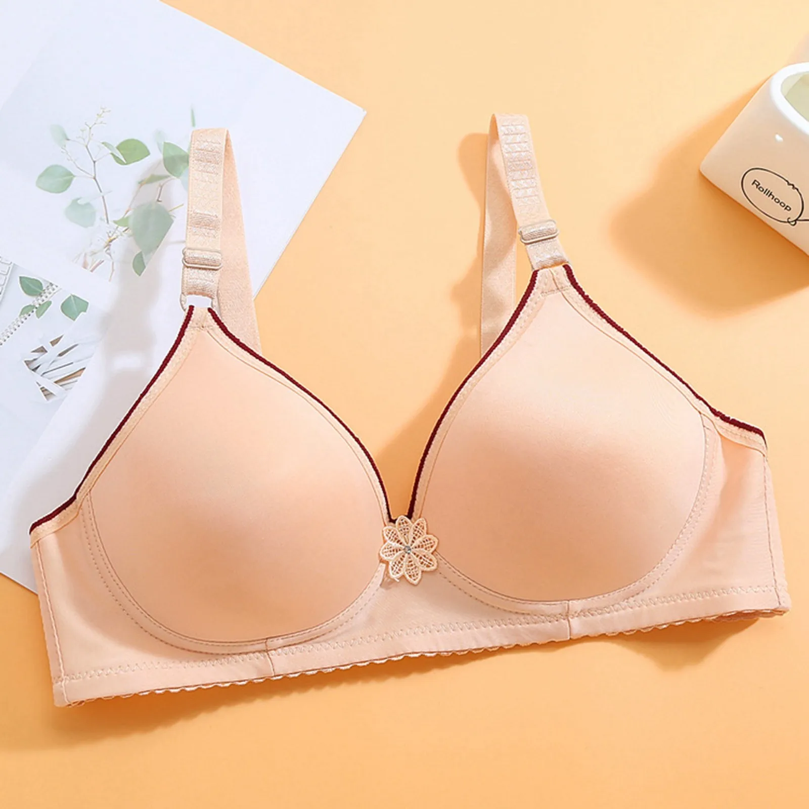 Women's Fashion Gathered Bras With No Steel Rings Thin Sexy Comfortable Adjustable Brassiere Large Size Underwear
Women's Fashion Gathered Bras With No Steel Rings Thin Sexy Comfortable Adjustable Brassiere Large Size Underwear