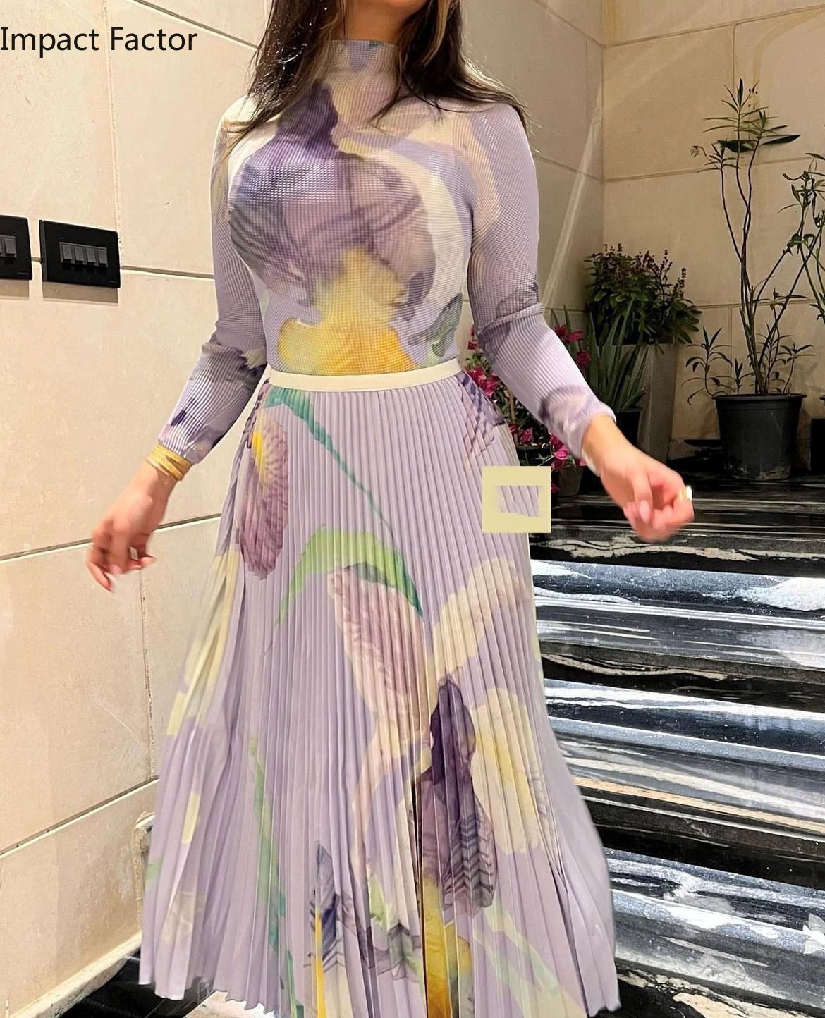 Женский комплект из 2 предметов, футболка с длинным рукавом и высоким воротом и плиссированная юбка миаке с принтом, оригинальный дизайн, новинка 2024
Женский комплект из 2 предметов, футболка с длинным рукавом и высоким воротом и плиссированная юбка миаке с принтом, оригинальный дизайн, новинка 2024