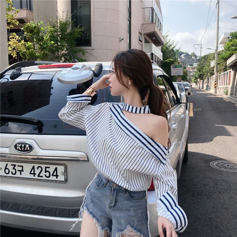 

2024 Elegant Striped Shirts Women Streetwear Sexy Off Shoulder Blouses Fashion Hollow Out Halter Long Sleeve Casual Tops New